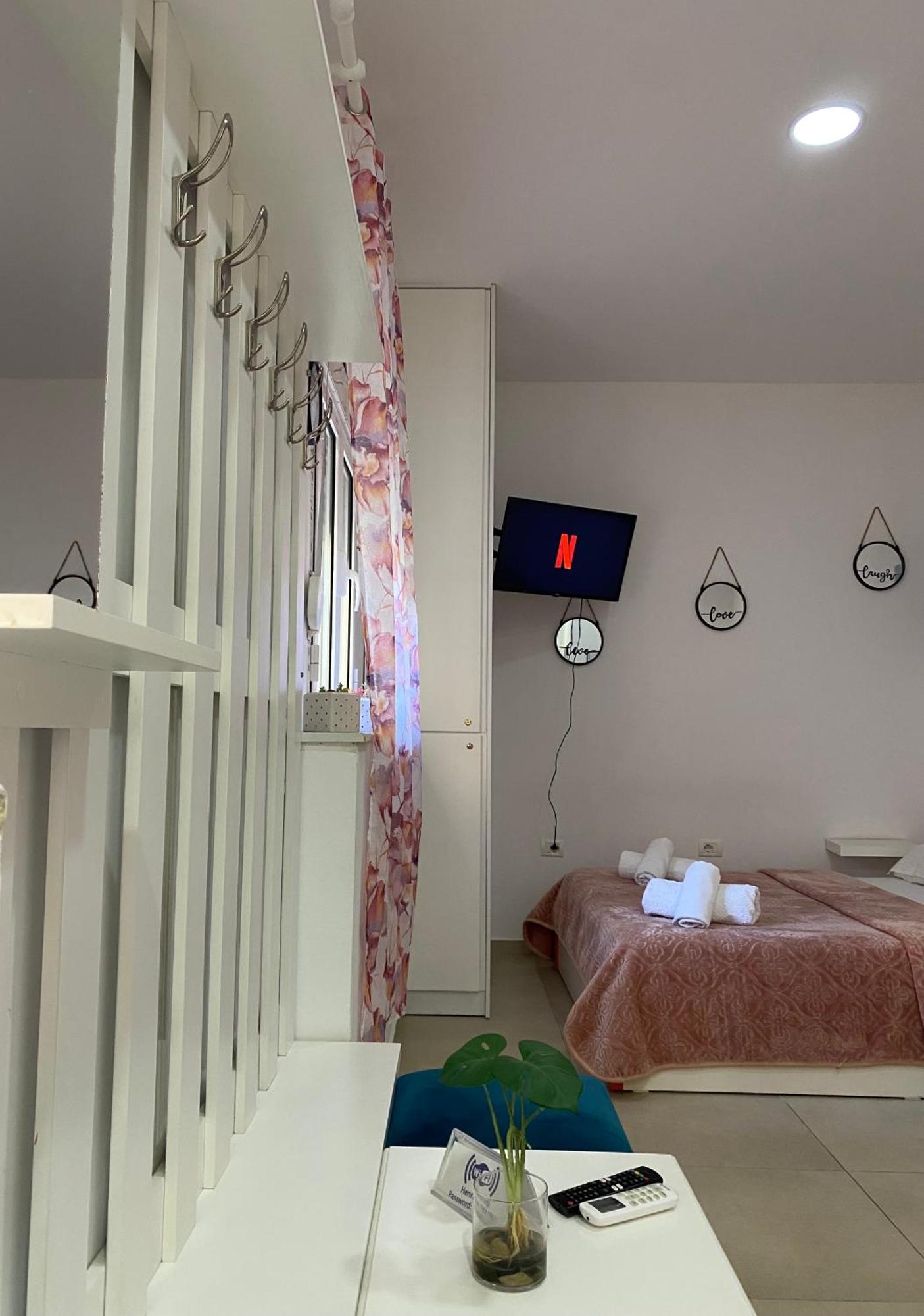 Ayso Inn Tirana City Center エクステリア 写真